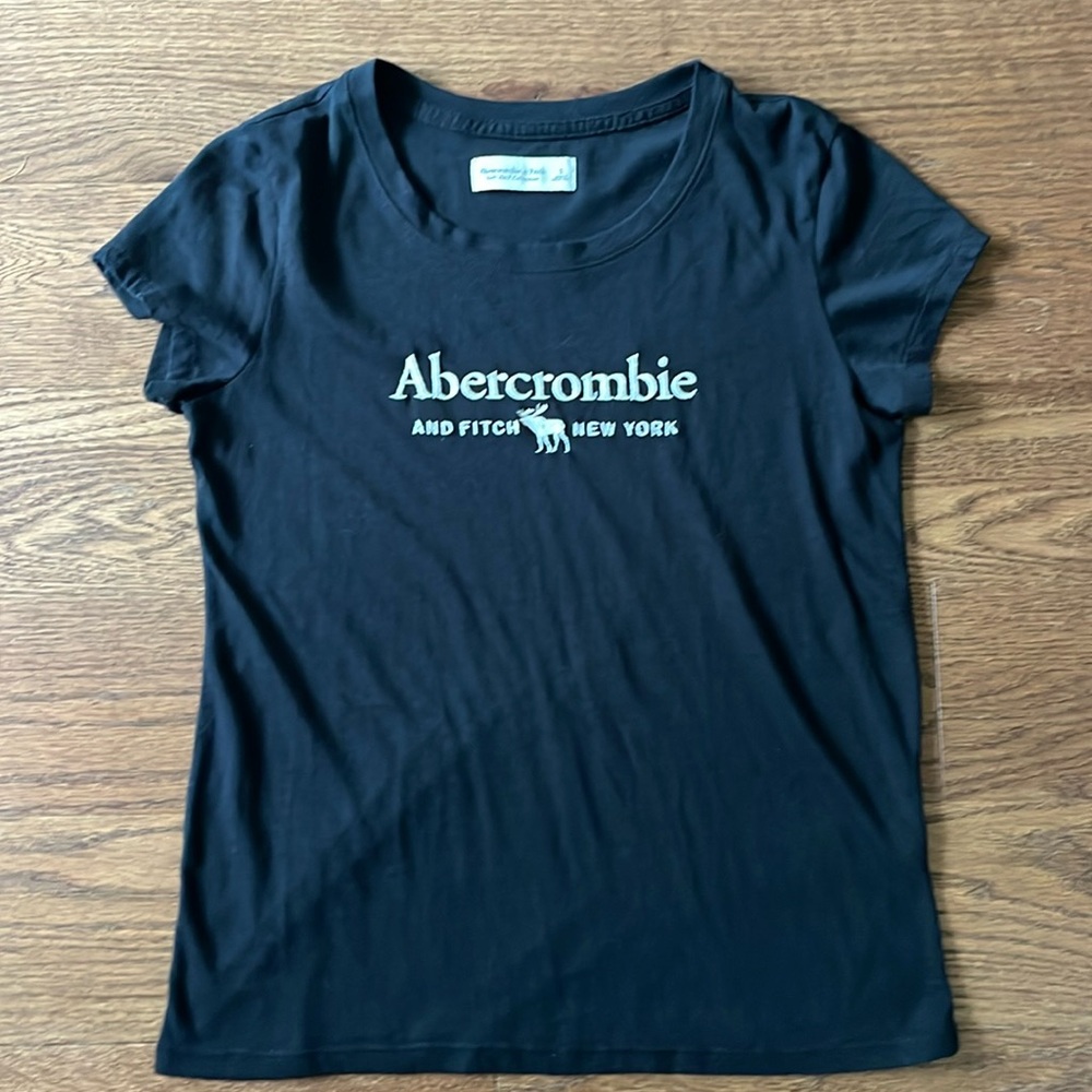 Abercrombie & Fitch Black T-Shirt.